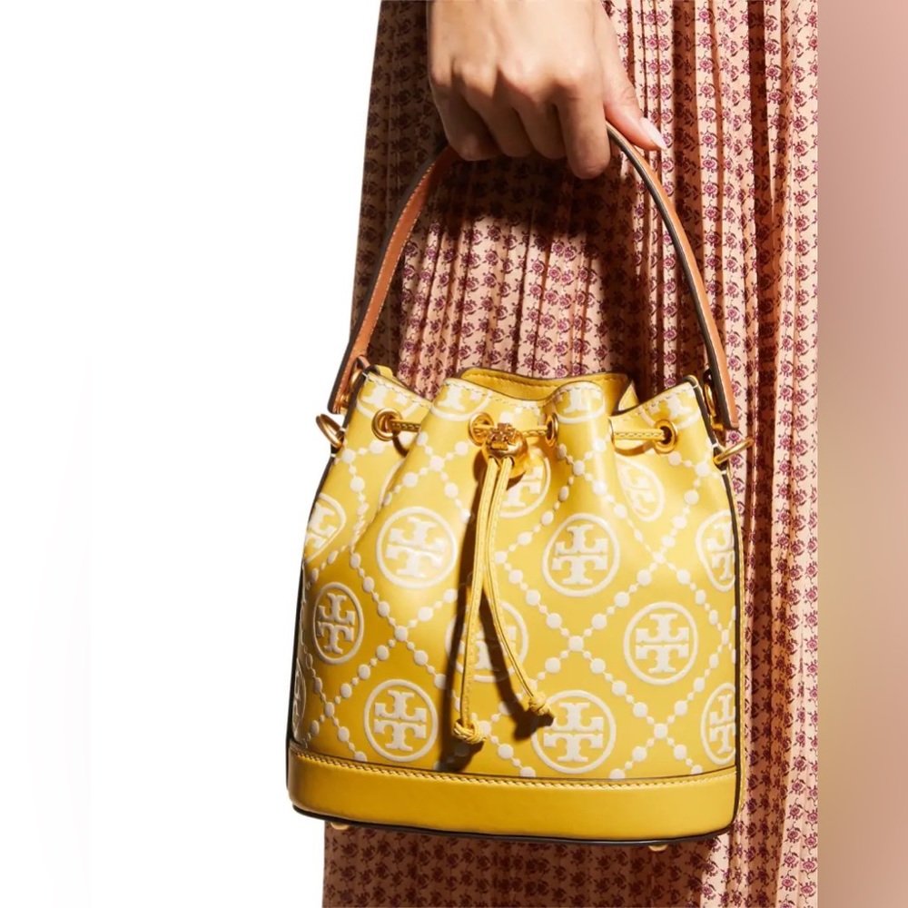 New with Tags. Tory Burch bucket bag.